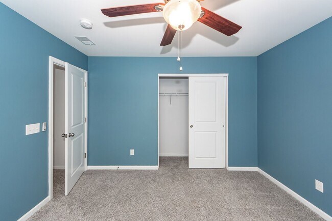 Building Photo - 5 Bedroom 3 Bath Home in Cane Bay Plantation - Summerville