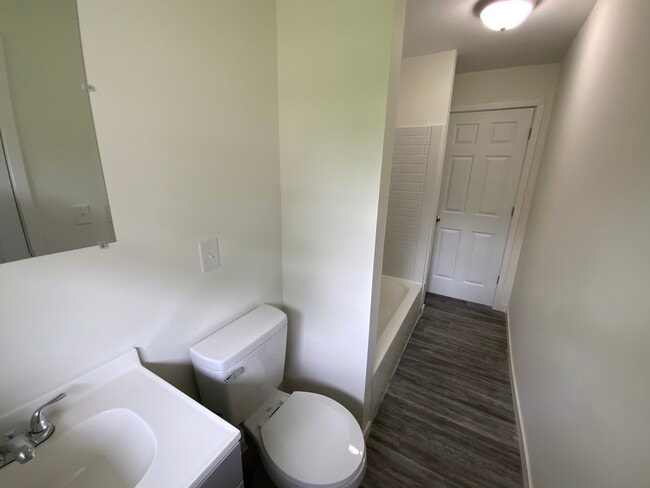 Building Photo - 1015 Koehn Dr