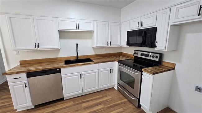 Building Photo - 2084 Snow Rd SW