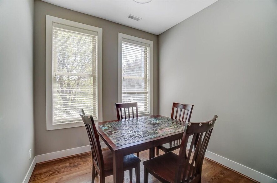 Building Photo - 440 Northern Ave