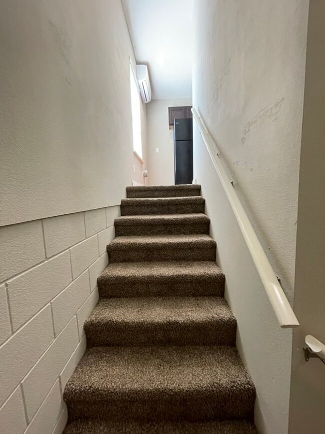 Building Photo - Downtown Tavares Studio Apartment