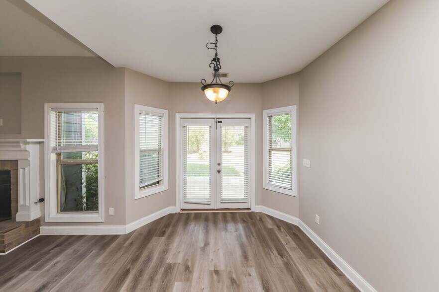 Building Photo - 480 Saddlechase Dr