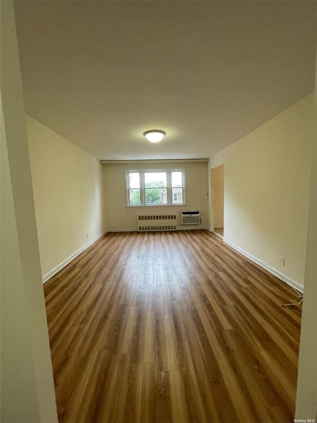 Building Photo - 154-12 19th Ave