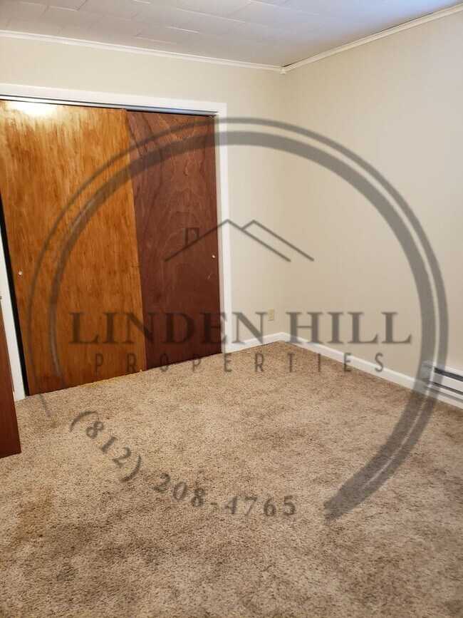 Building Photo - 2310 E Florence Ave