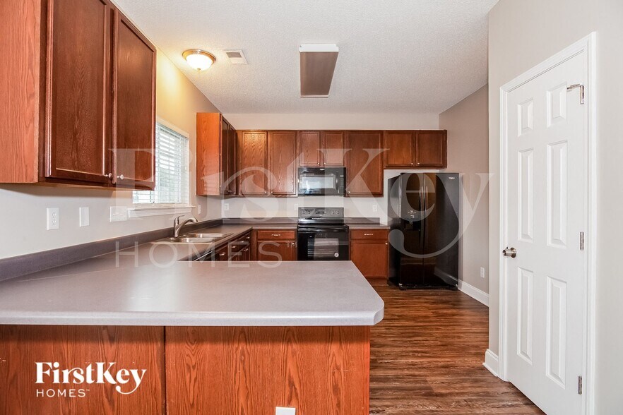 Building Photo - 3240 Denali Ct