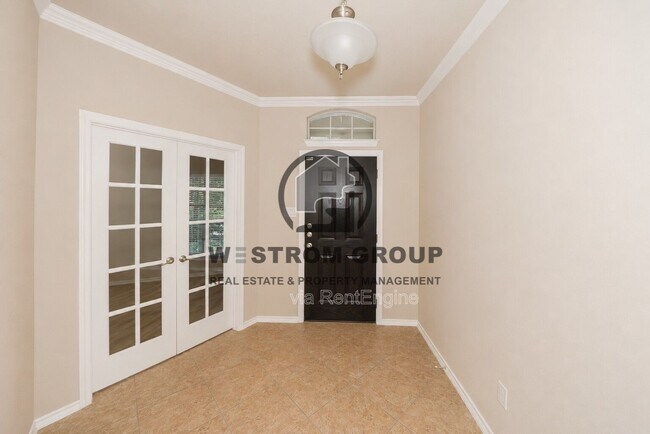 Building Photo - 3121 Hornbeam St