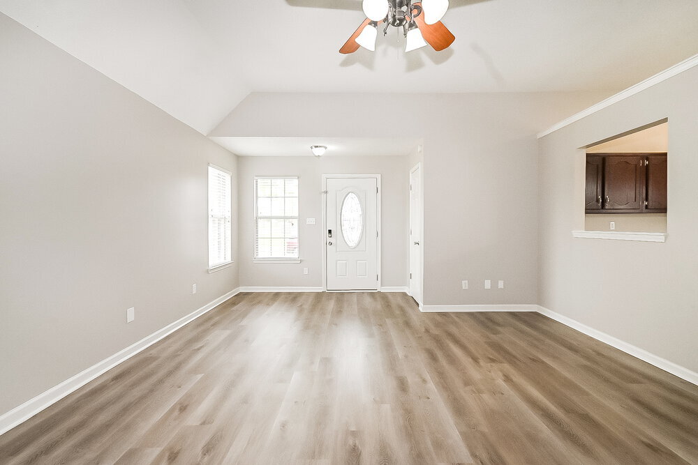 Building Photo - 5570 Alexandria Ln