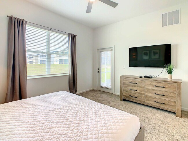 Building Photo - 9338 Sommerset Hills Dr
