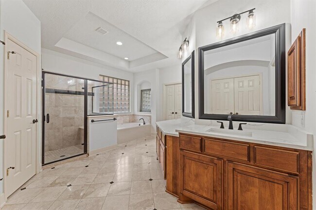 Building Photo - 3 N Beech Springs Cir