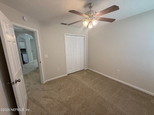 Building Photo - 5550 Oak Crossing Dr