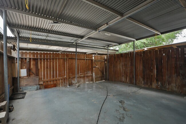Building Photo - 8202 Fondren Rd