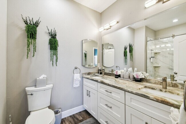 Building Photo - 3174 Bayshore Oaks Dr