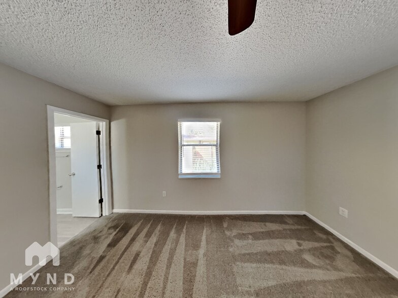 Building Photo - 2030 Voltaire St