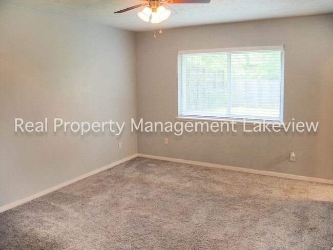 Building Photo - 534 Oldbridge Dr