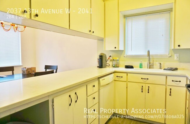 Building Photo - 2037 13th Ave W
