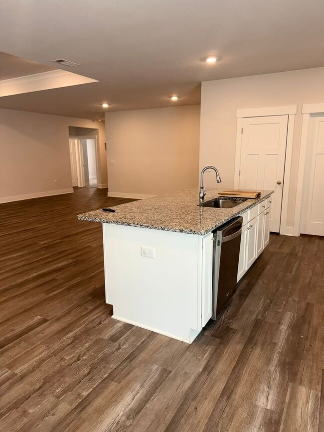 Building Photo - 4 bedroom 3 FULL bath home in Shoal River Landing...AVAILABLE JUNE 2026!