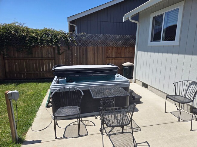 Building Photo - Pets considered! Recently constructed McKi...