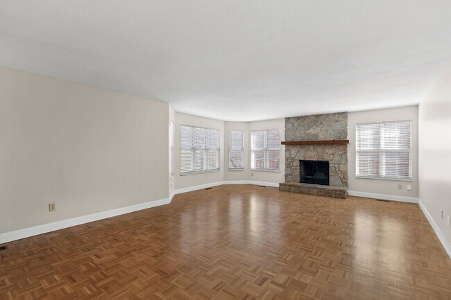 Building Photo - St Charles Area Townhouse