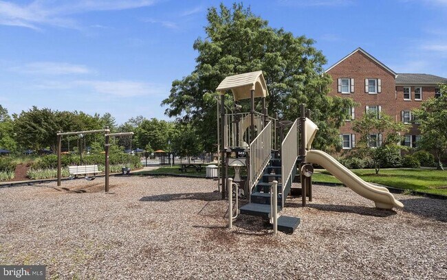 Building Photo - 6603 E Wakefield Dr