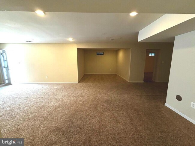 Building Photo - 3010 Winterbourne Dr