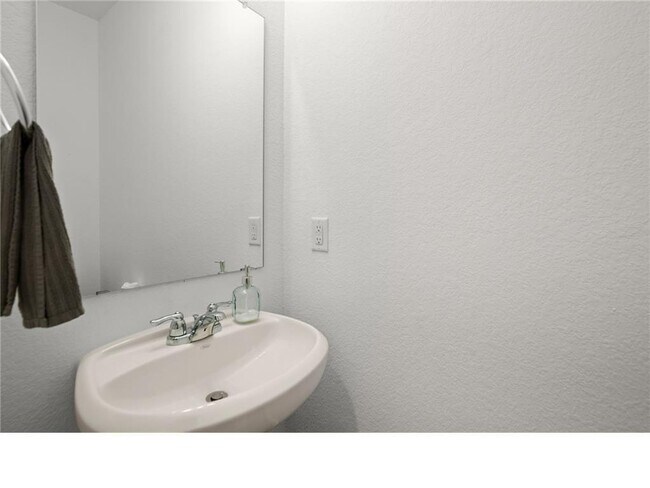 Building Photo - 328 Majestic Cedar Ct