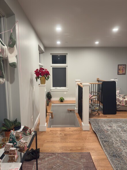 Building Photo - 16 Baker Ct