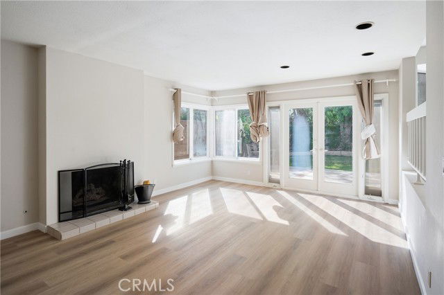 Building Photo - 2 Glorieta W