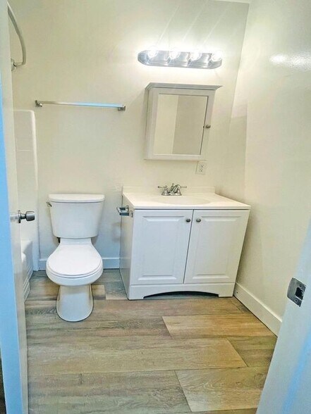 Building Photo - 12714 Matteson Ave