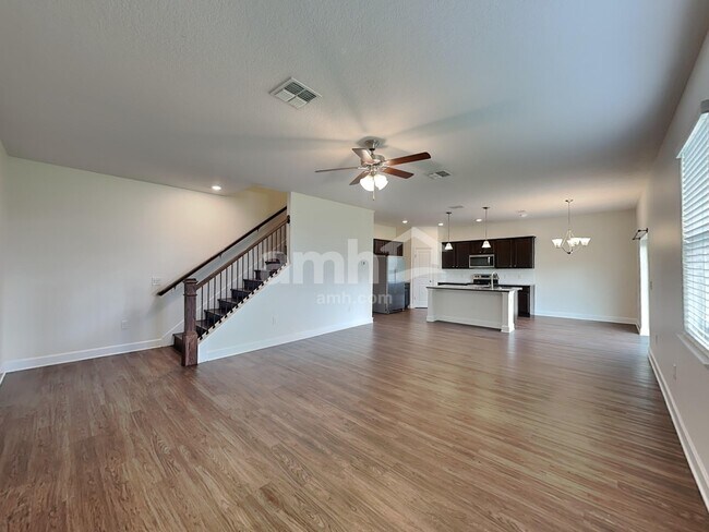 Building Photo - 220 Crestrun Loop