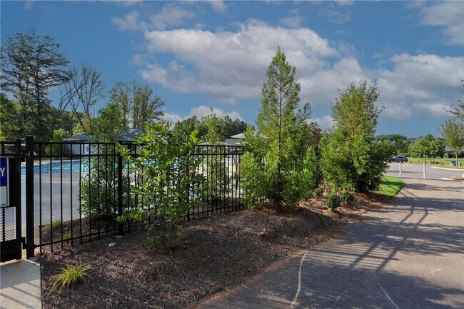 Building Photo - 457 Shasta Ct