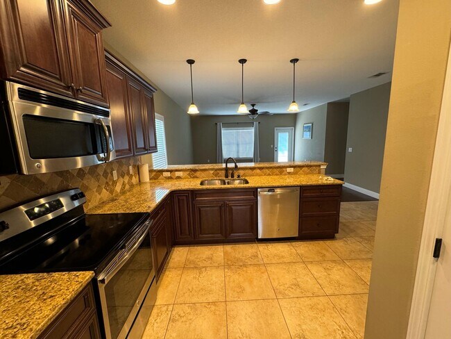 Building Photo - 41 Cactus Rd