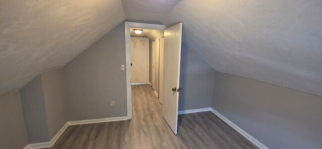Building Photo - 14 Vara Ln