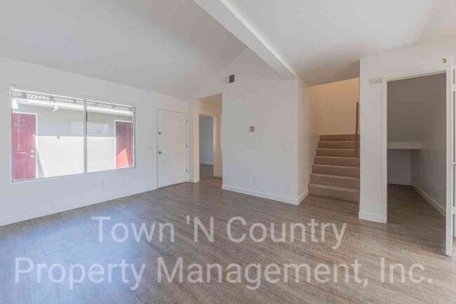 Building Photo - 3 Bedroom, 2 Bath Creekside Condo Available Now!