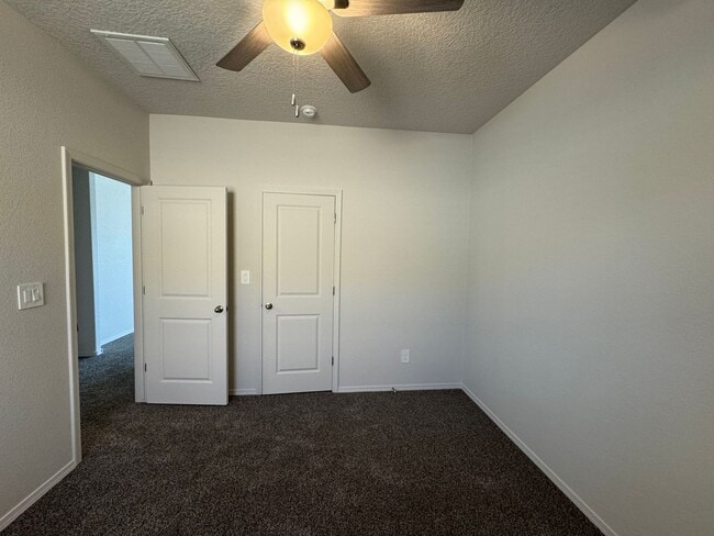 Building Photo - Energy Efficient Home 3 bed home. Move In Special!