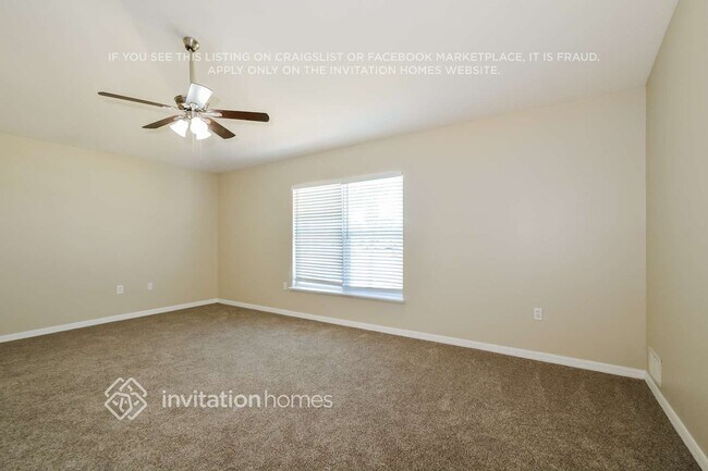 Building Photo - 1370 San Carlos Ave