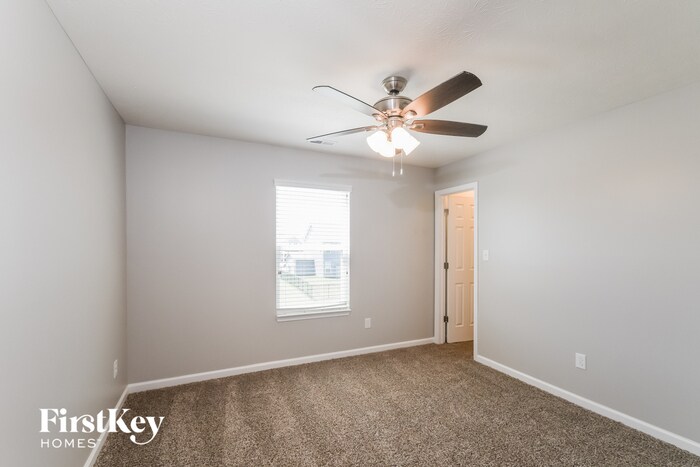 Building Photo - 2020 Eagles Ridge Dr