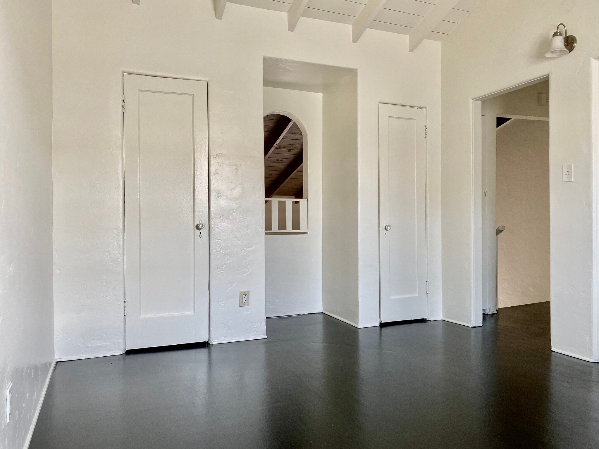 2 closets - 1044 N Crescent Heights Blvd