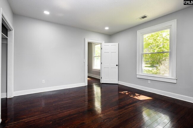 Building Photo - 3715 Palmetto Ave