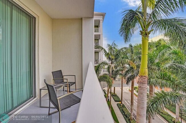 Building Photo - 804 E Windward Way