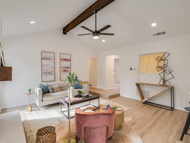 Building Photo - 10055 Woodland Village Dr