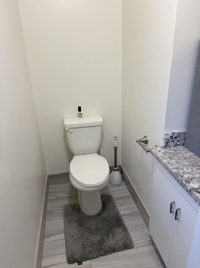 Building Photo - Beautiful Southside Los Banos Rental