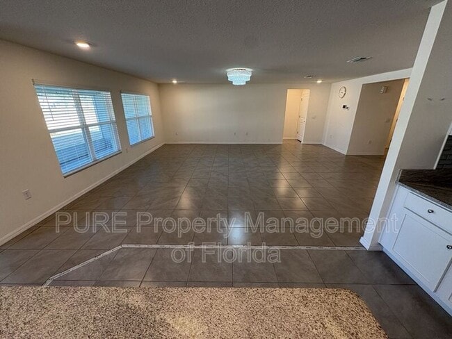 Building Photo - 618 SE 65th Terrace