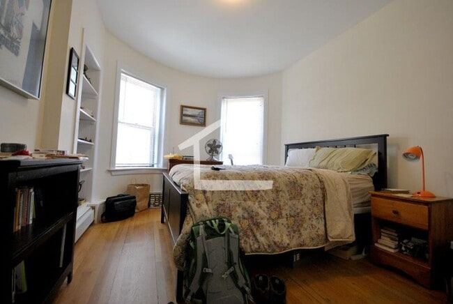 Building Photo - 1950 Beacon St #3 Boston MA 02135