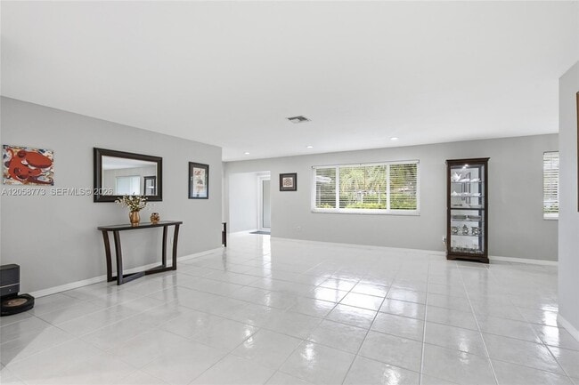 Building Photo - 15845 SW 87th Ave