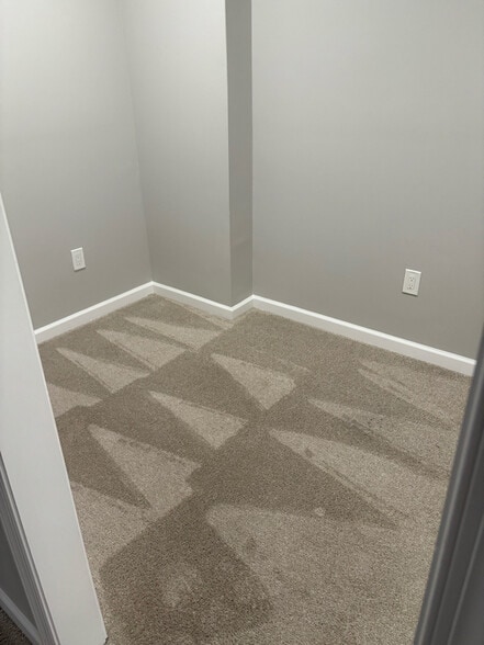 Building Photo - 639 E 29th St