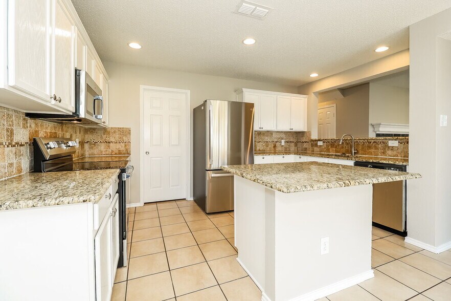 Building Photo - 14112 Cedar Post Dr