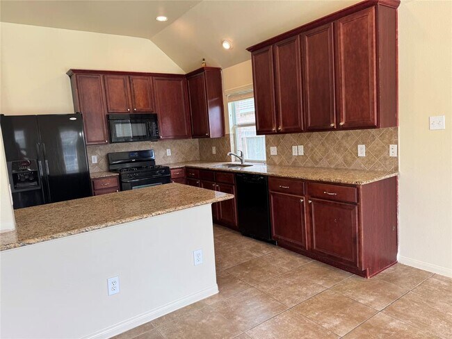 Building Photo - 4939 Royal Arbor Ln