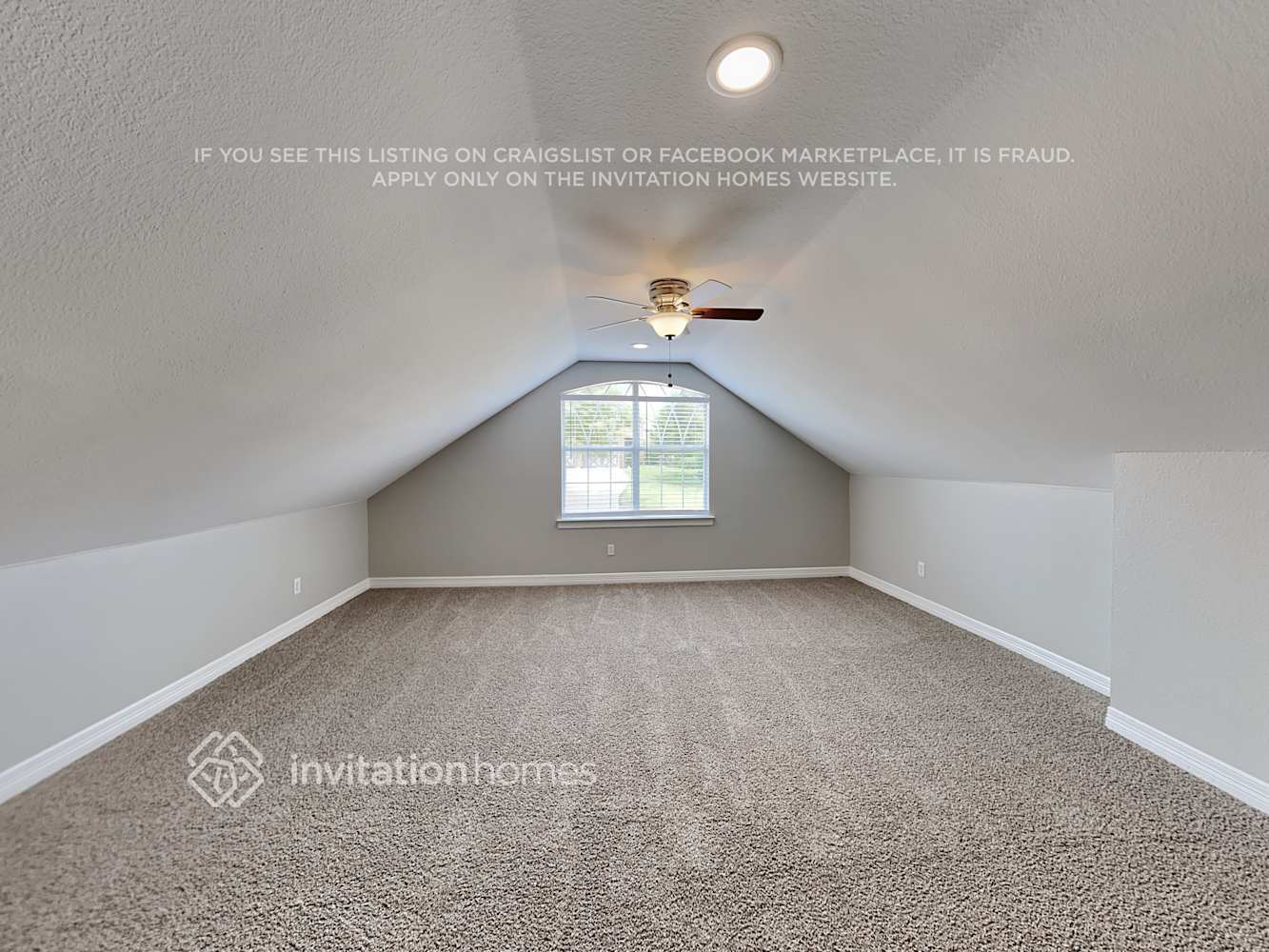 Building Photo - 317 Valiant Dr