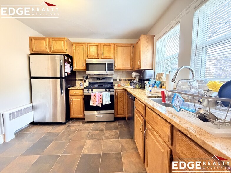 Building Photo - 96 Undine Rd