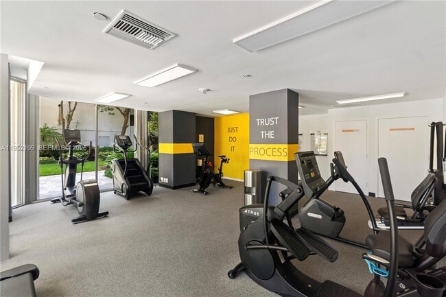 Building Photo - 3500 Mystic Pointe Dr